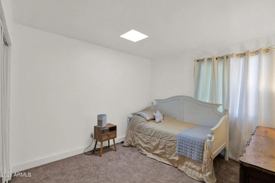 Real Estate Picture 18