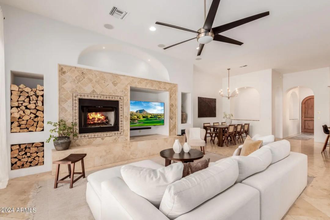 Real Estate Picture 3