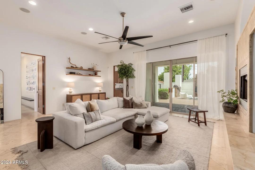 Real Estate Picture 4