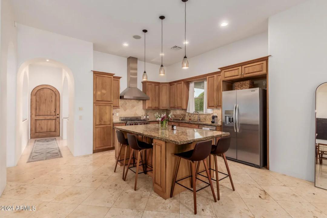 Real Estate Picture 9