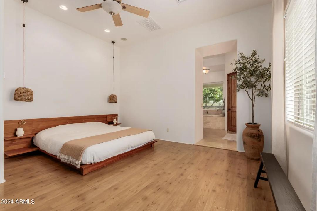 Real Estate Picture 15