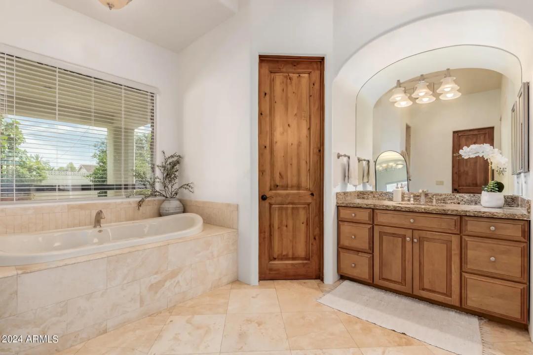 Real Estate Picture 16