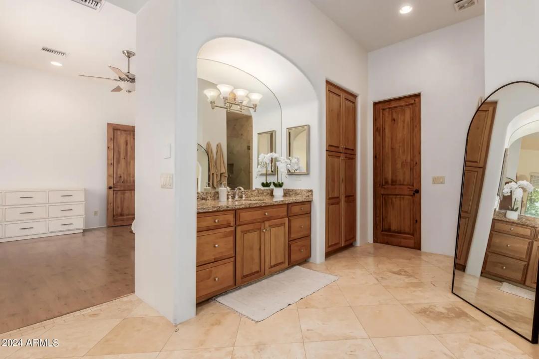 Real Estate Picture 17