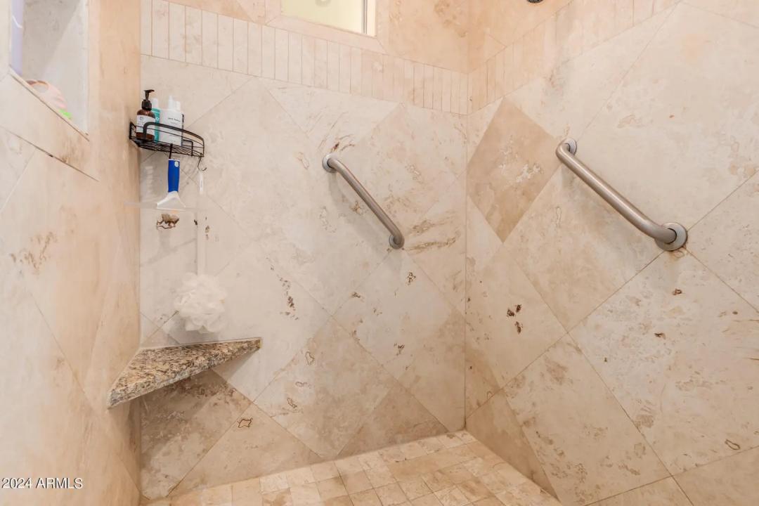 Real Estate Picture 18