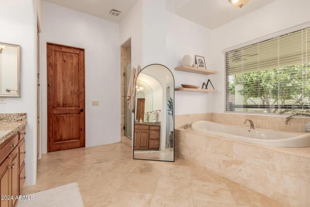 Real Estate Picture 19