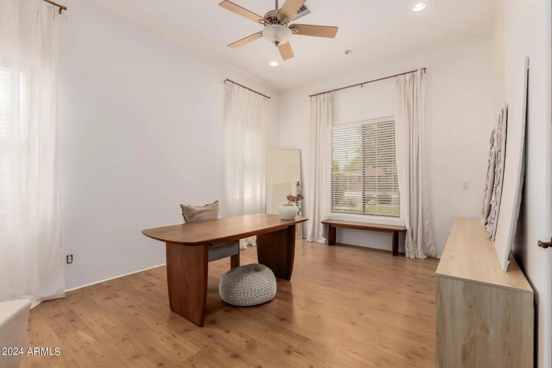 Real Estate Picture 24