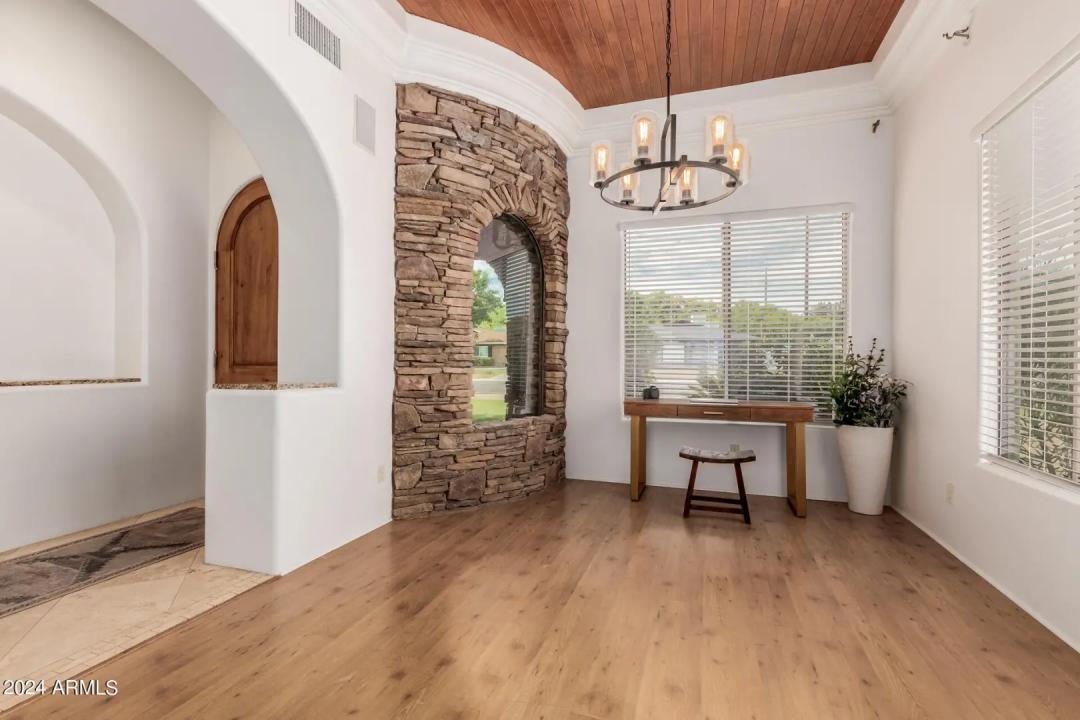 Real Estate Picture 28