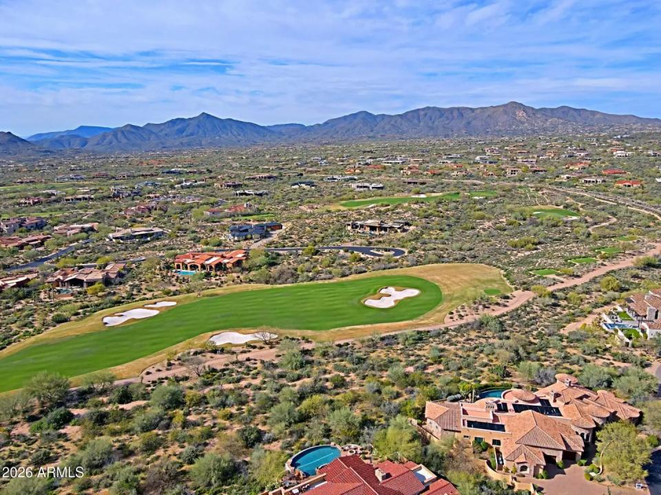 Real Estate Picture 14