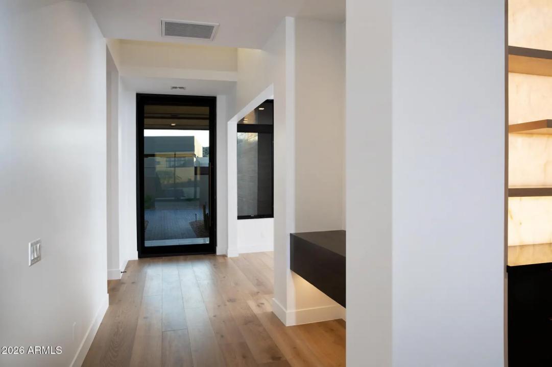 Real Estate Picture 4