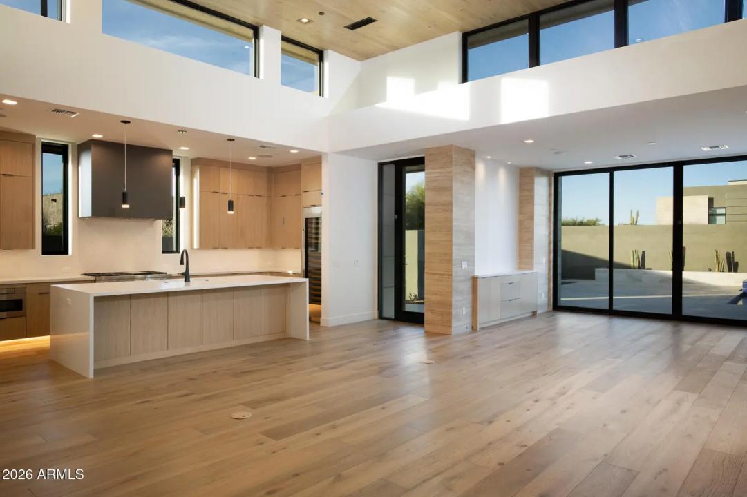 Real Estate Picture 10