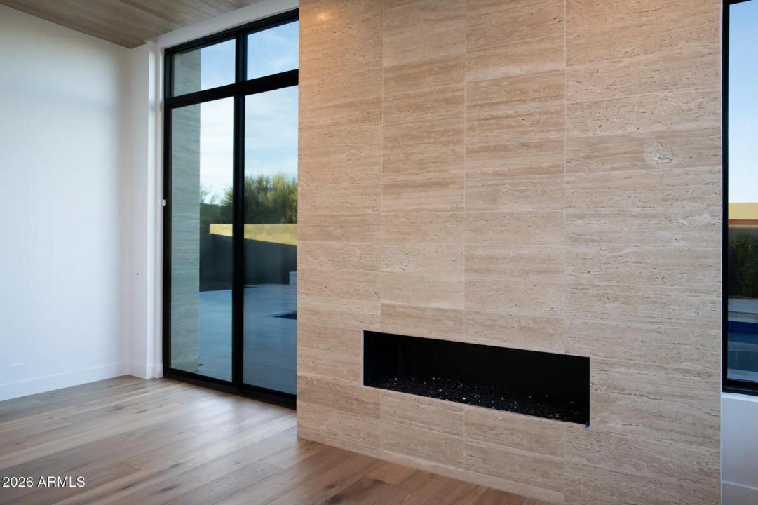 Real Estate Picture 18