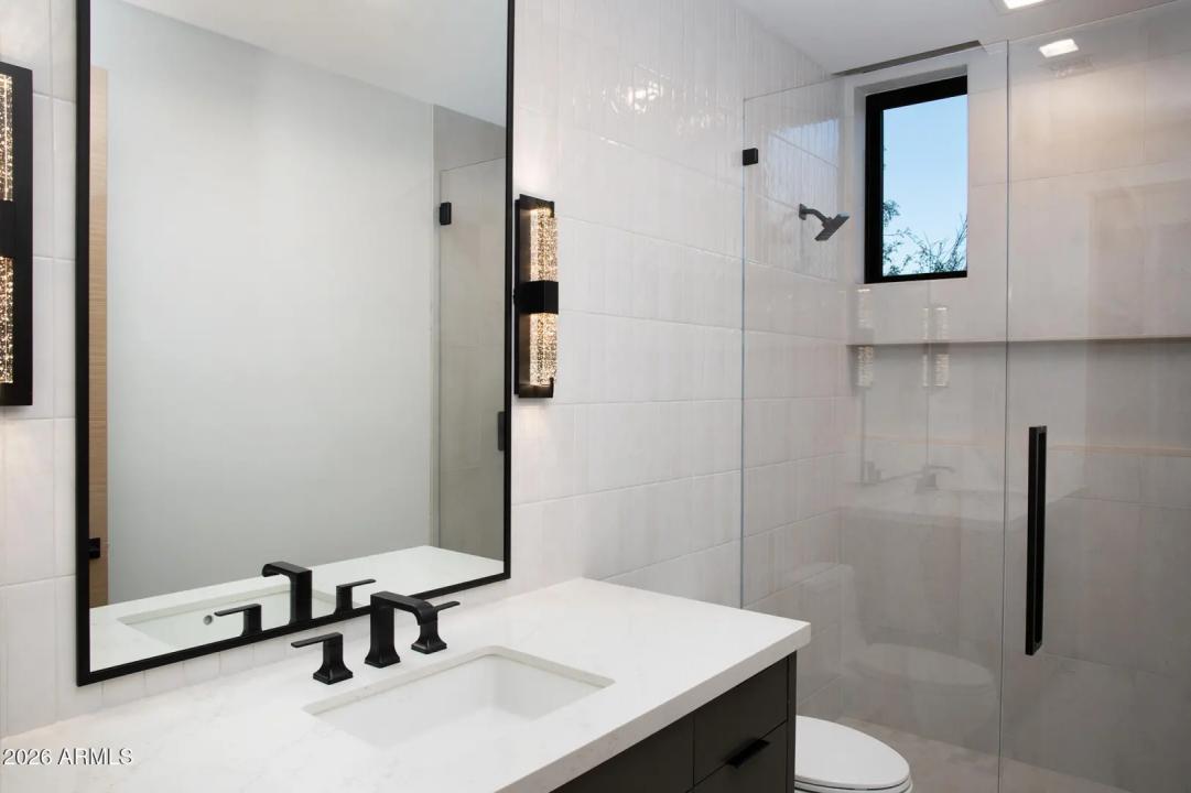 Real Estate Picture 24