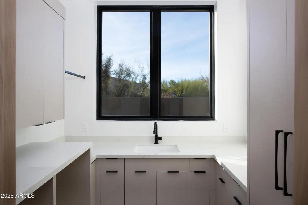 Real Estate Picture 28