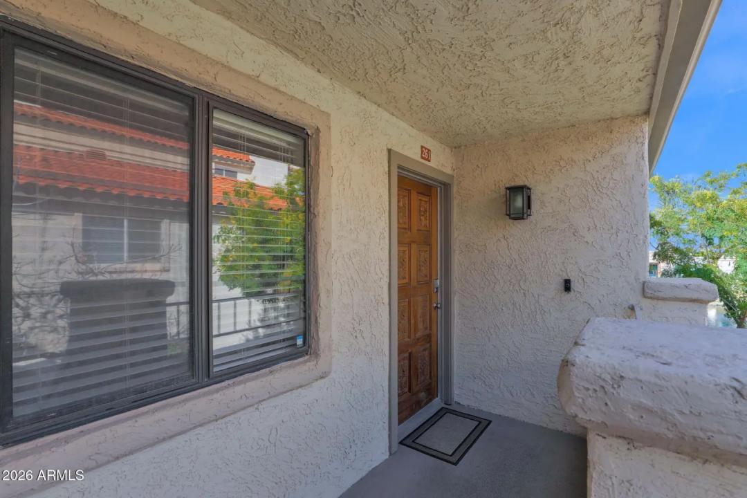 Real Estate Picture 4