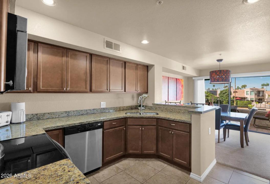 Real Estate Picture 12