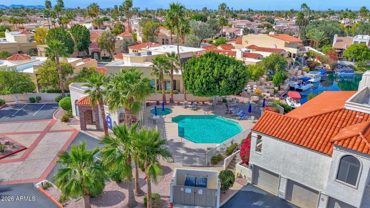 Real Estate Picture 32