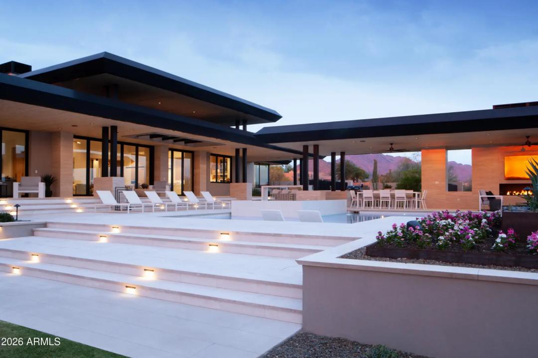 Real Estate Picture 12