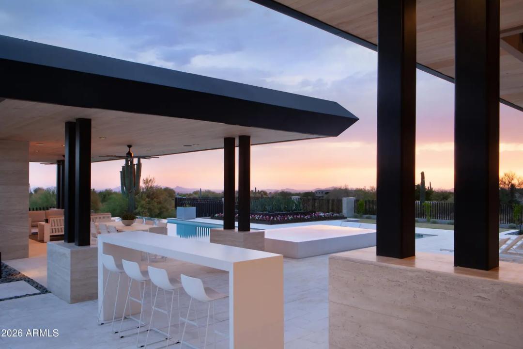 Real Estate Picture 14