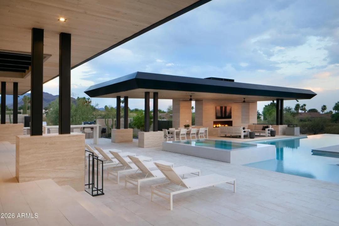 Real Estate Picture 18