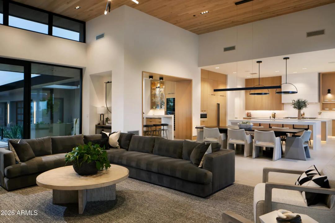 Real Estate Picture 5