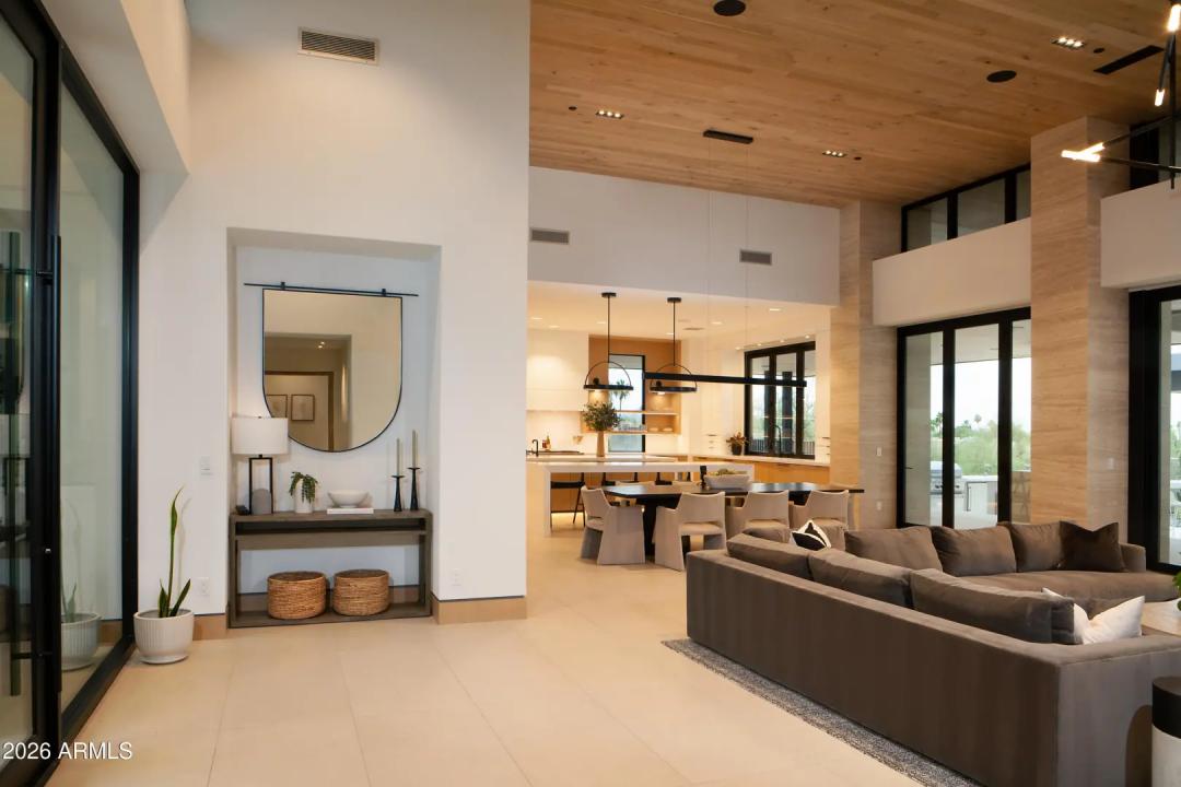 Real Estate Picture 10