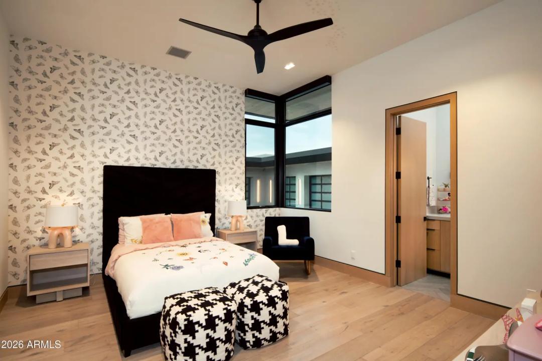 Real Estate Picture 23