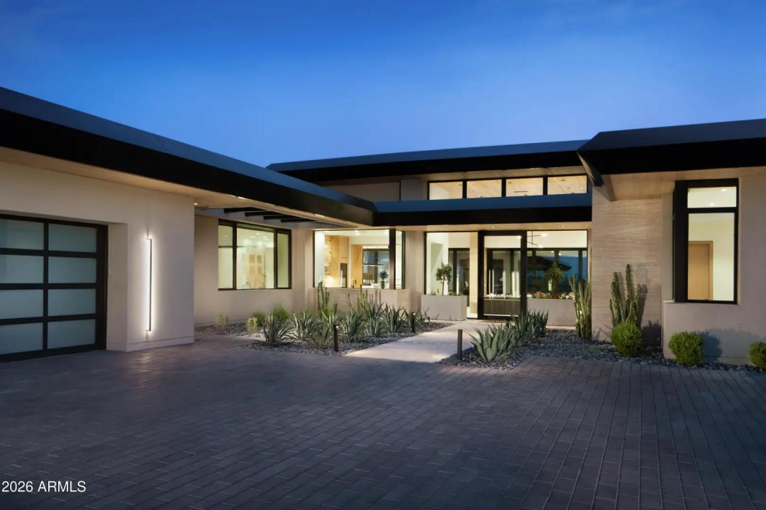 Real Estate Picture 3