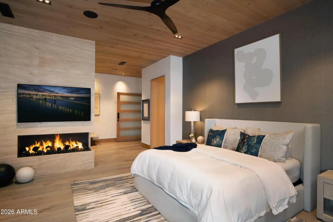 Real Estate Picture 37
