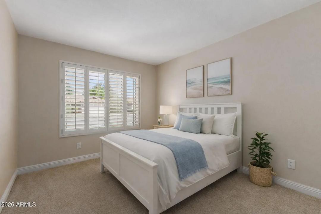 Real Estate Picture 17