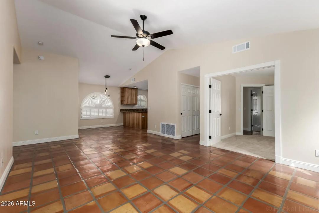 Real Estate Picture 7