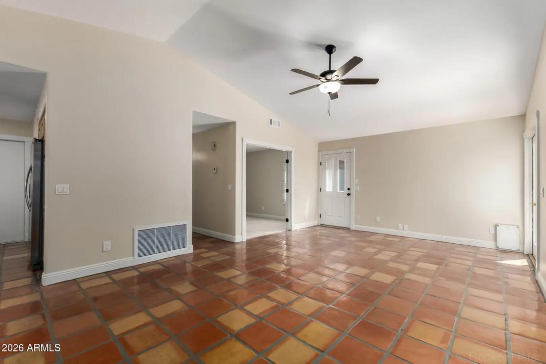 Real Estate Picture 8