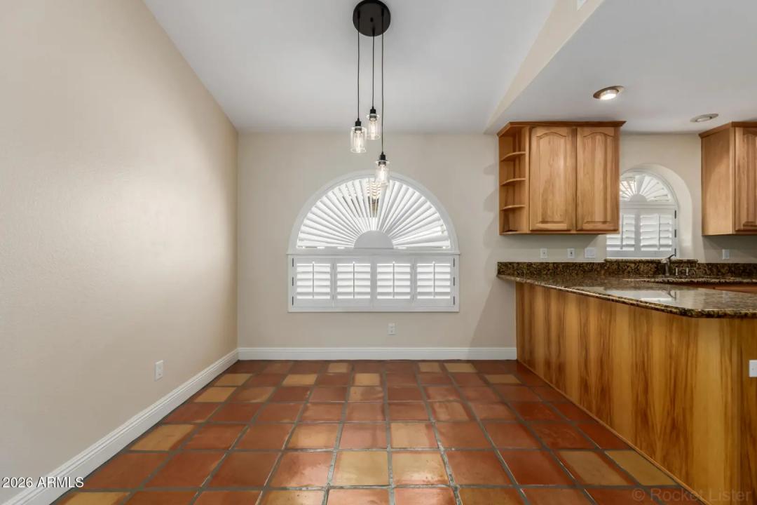 Real Estate Picture 13