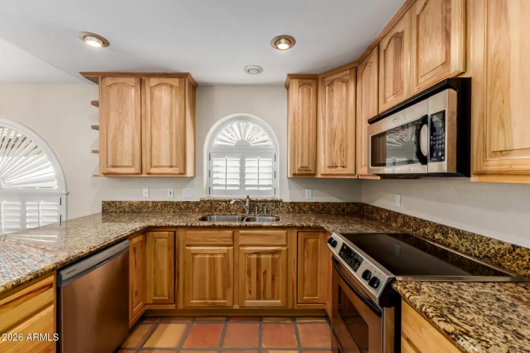 Real Estate Picture 15