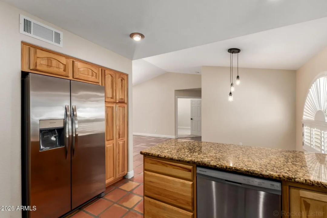 Real Estate Picture 16