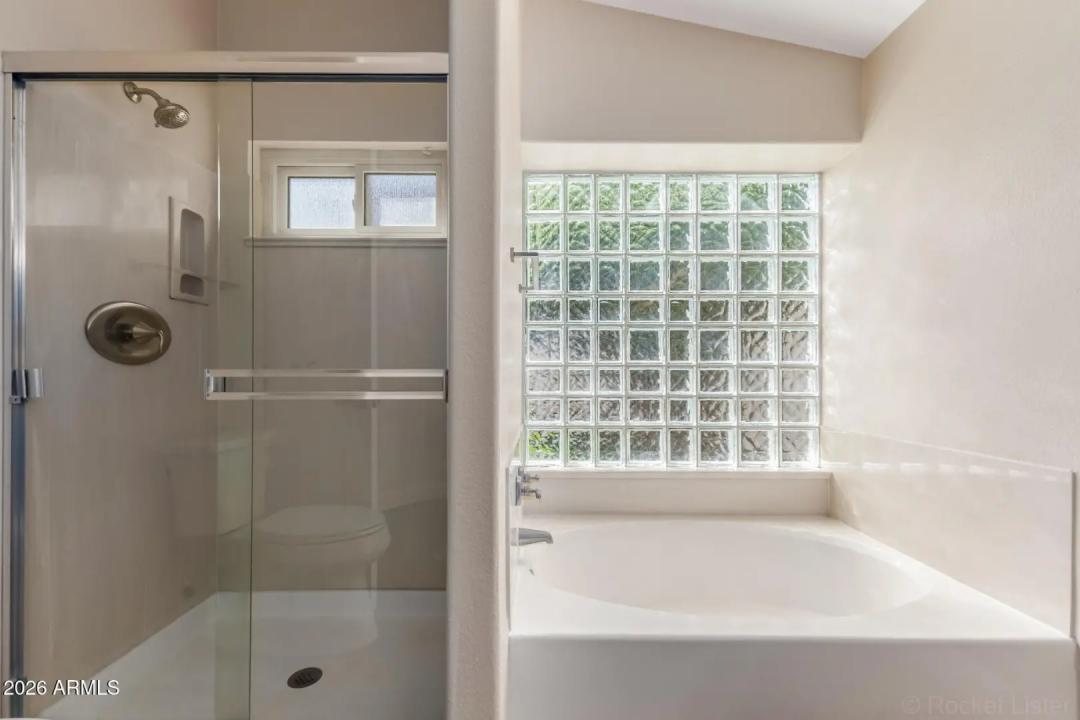 Real Estate Picture 24