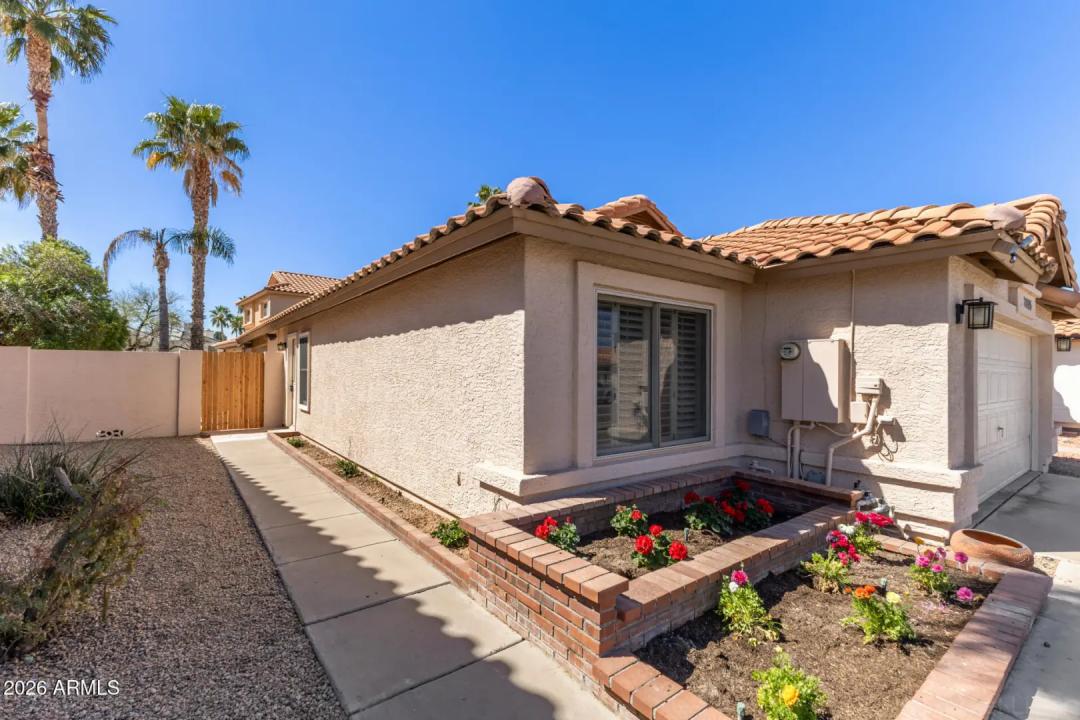 Real Estate Picture 4