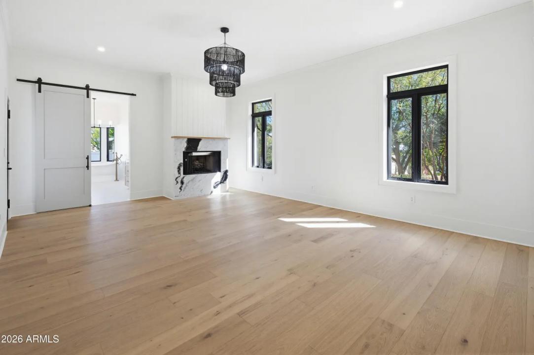 Real Estate Picture 18