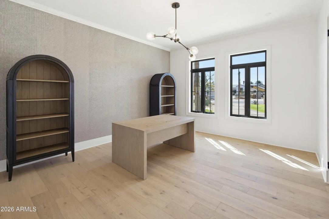 Real Estate Picture 16