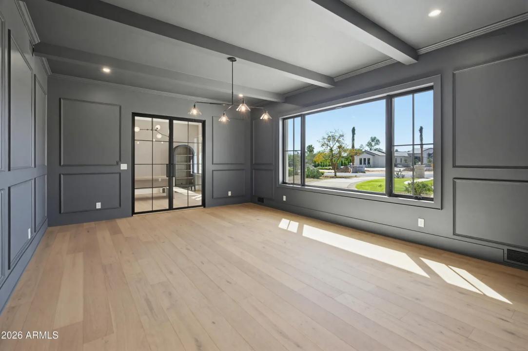 Real Estate Picture 13