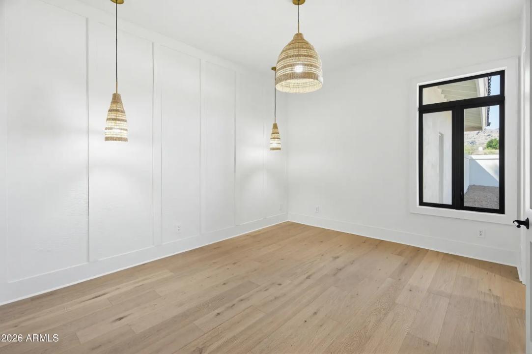 Real Estate Picture 23