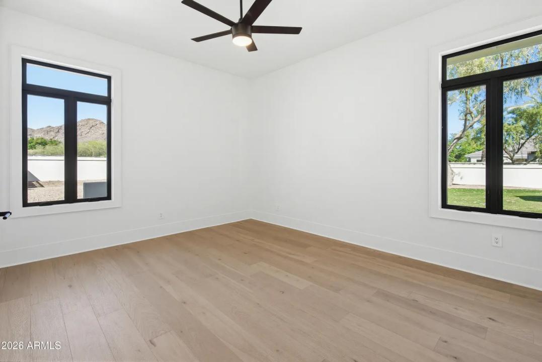 Real Estate Picture 28