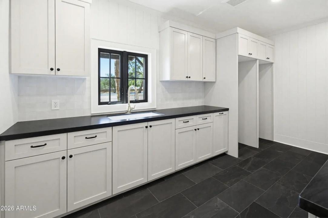 Real Estate Picture 29