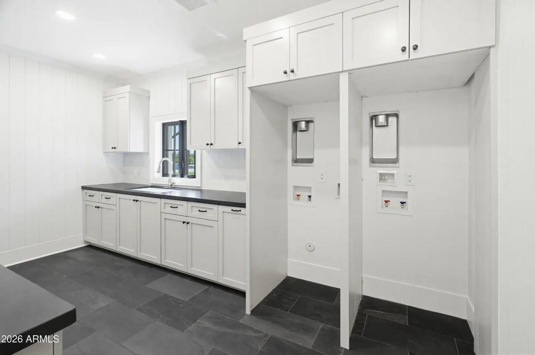 Real Estate Picture 30