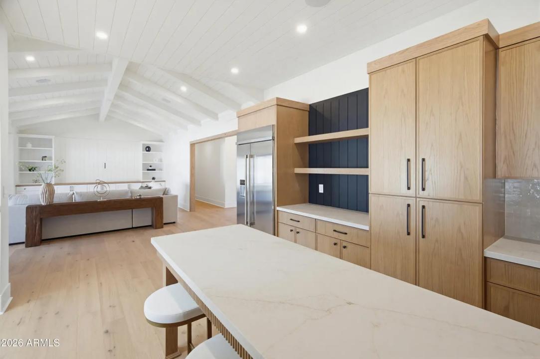 Real Estate Picture 6