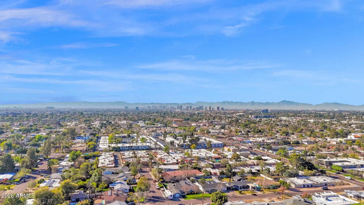 Real Estate Picture 50