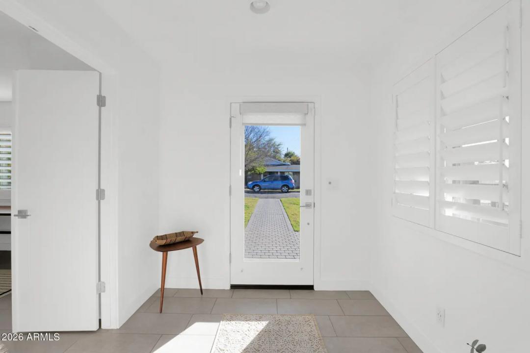 Real Estate Picture 7