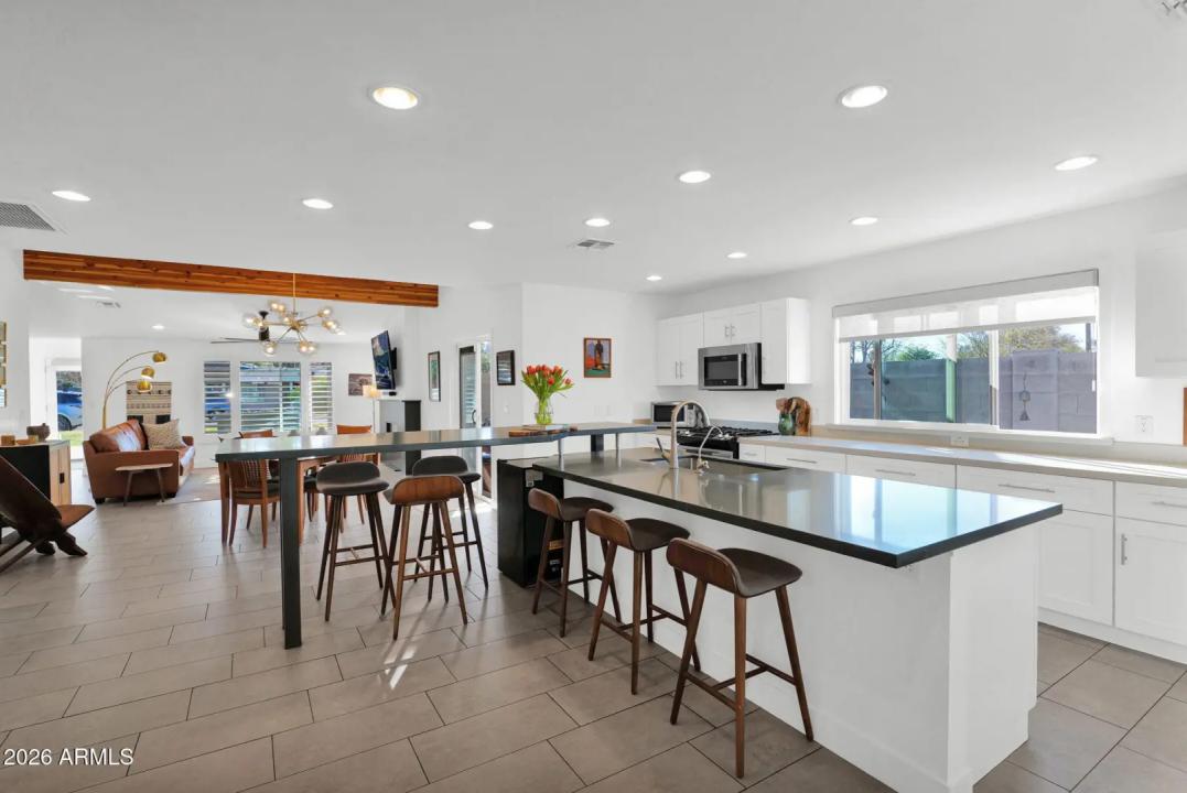 Real Estate Picture 21