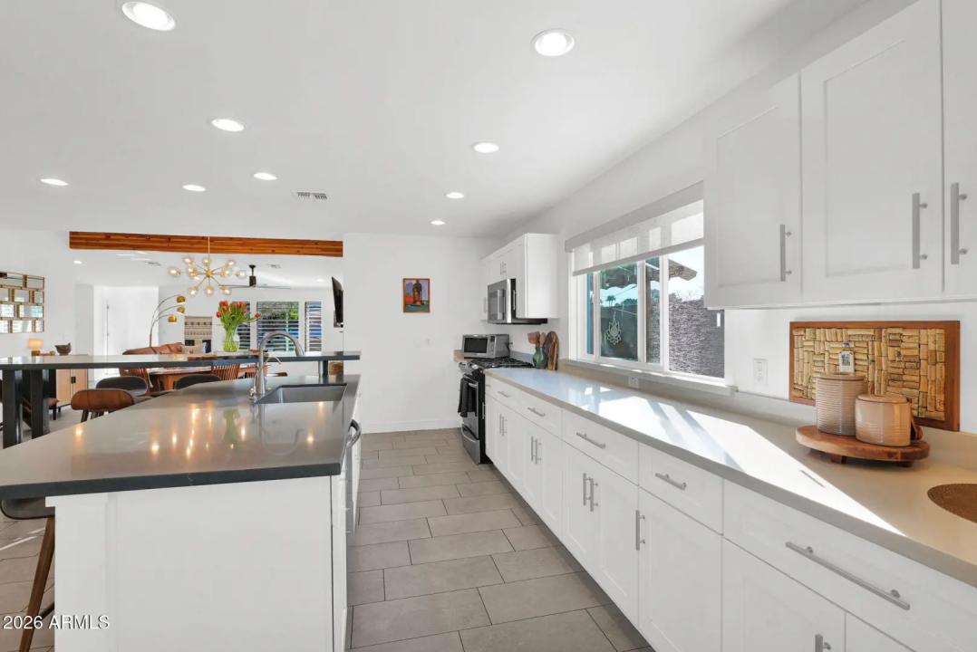 Real Estate Picture 23