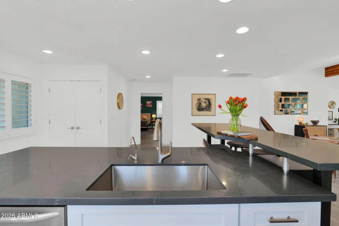 Real Estate Picture 25