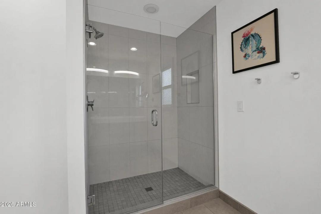 Real Estate Picture 37